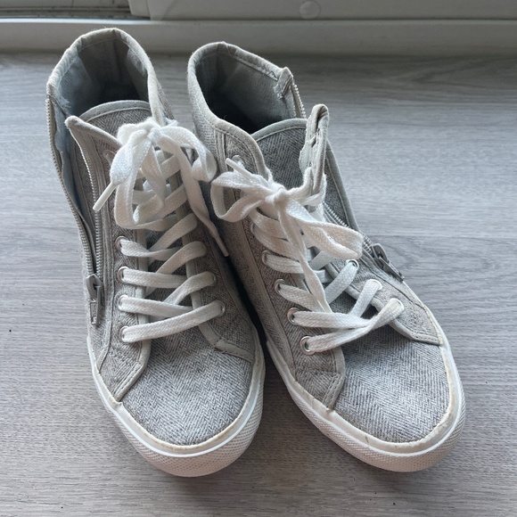 High top sneakers - Picture 1 of 4